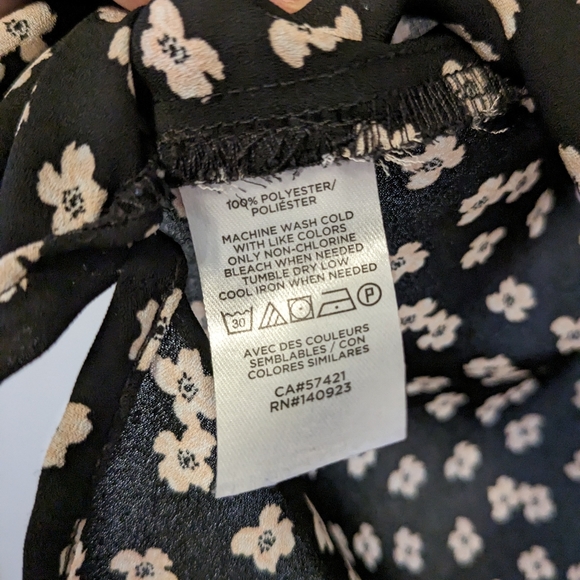 LOFT Black and White Floral Top - Picture 2 of 6